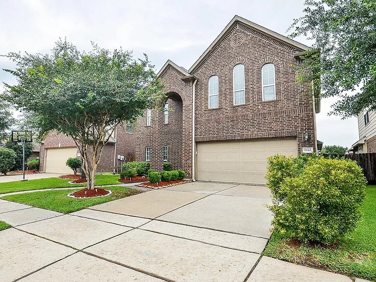 7042 Sliding Rock Cir — Photo 1