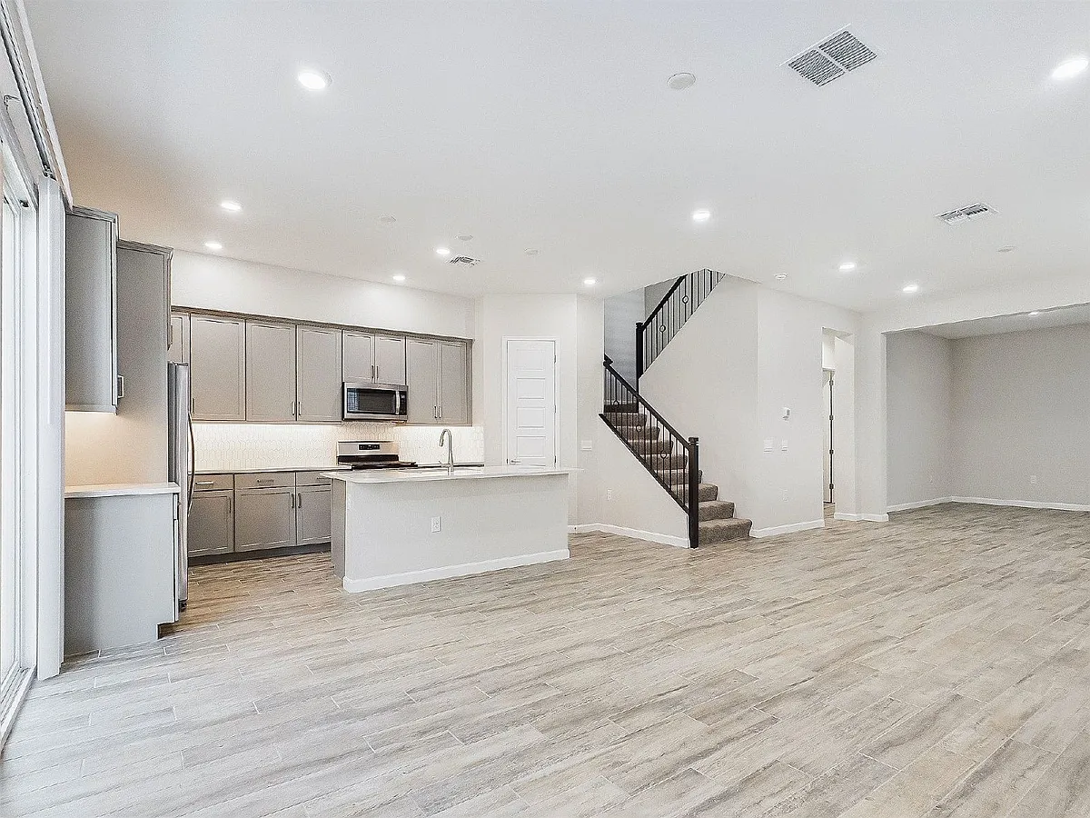Building Photo - 5023 E Gallop Way