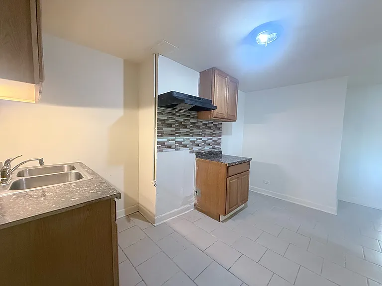 3000 S Kedvale 1st Floor Rear Chicago Blvd — Photo 2