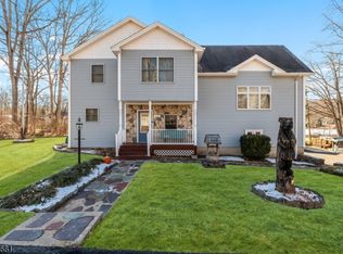 41 Oslo Dr, Rockaway, NJ 07866