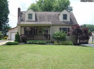 731 Nellbert Ln, Youngstown, OH
