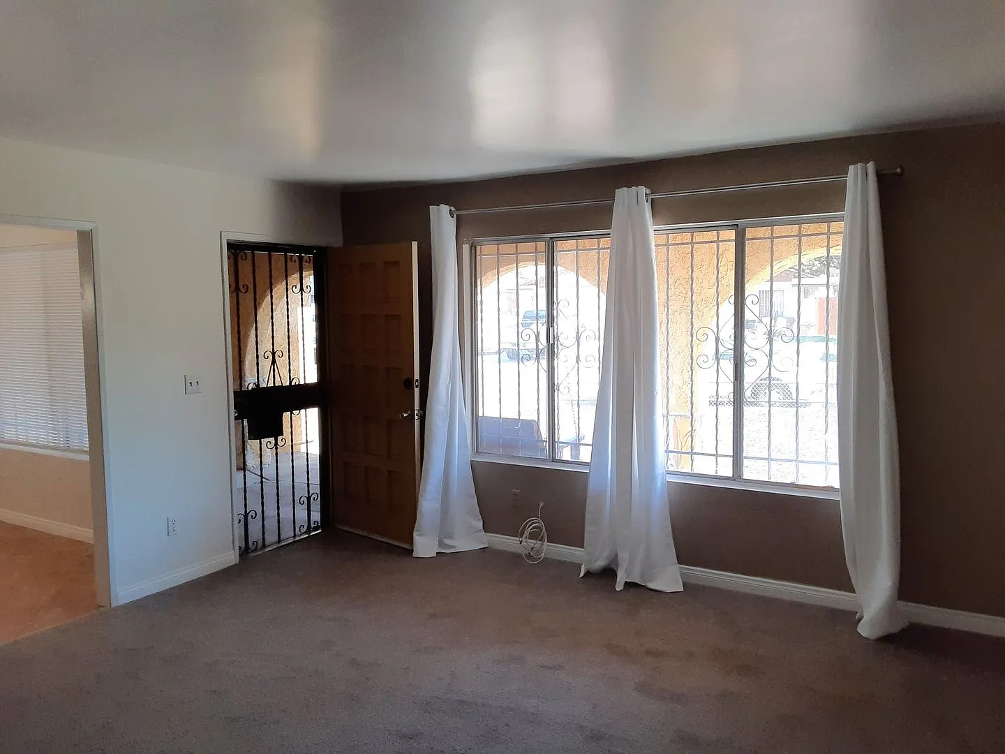 Spacious Single Story Home — Photo 2