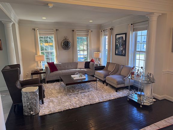 3rd image of 9211 Treasure Oak Ct
