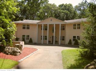 30 Fernwood Dr, Cheshire, CT 06410