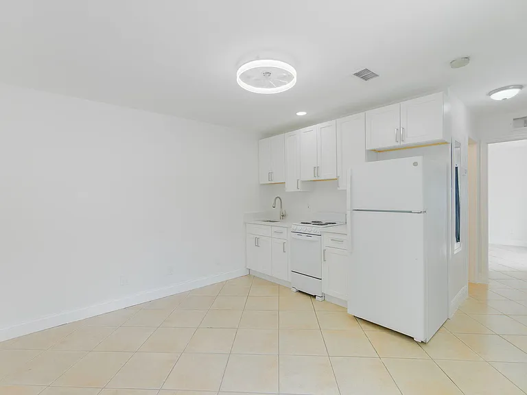2831 N Seacrest Blvd #B — Photo 4