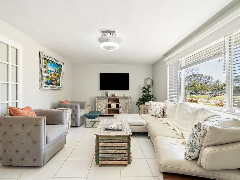 3003 W Vina Del Mar Blvd — Photo 25