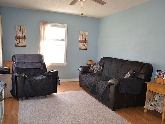 3rd image of 125 8th St NW