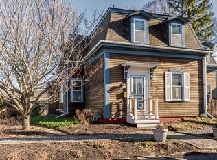 14 Linden St, Ipswich, MA 01938