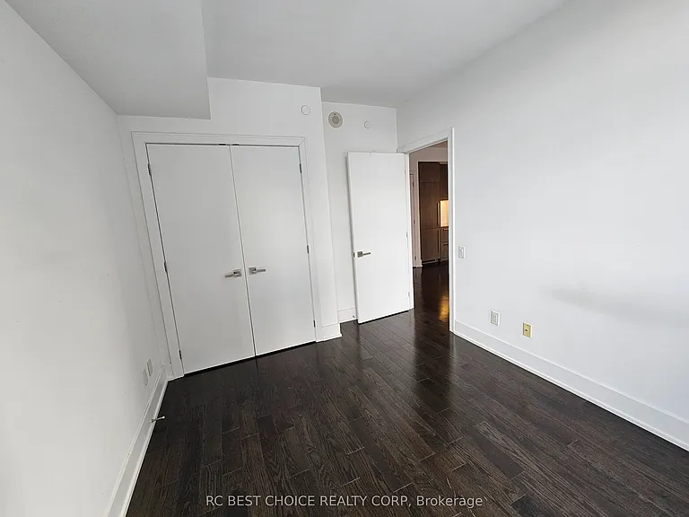 170 Avenue Rd #405 — Photo 22