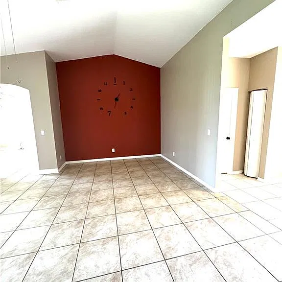 286 Justene Cir — Photo 3