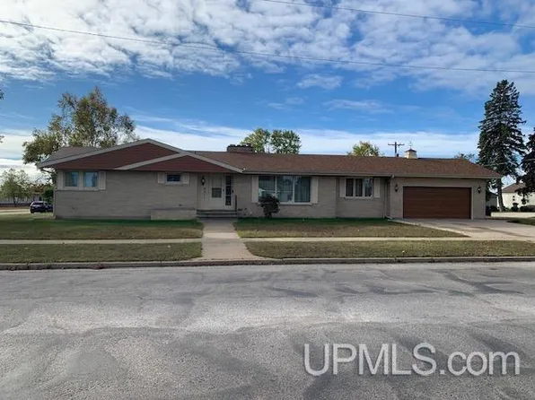 2211 3rd Ave S, Escanaba, MI 49829