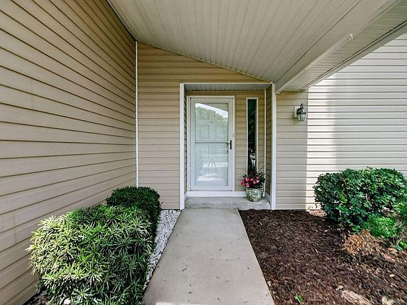 5th image of 56 Shadowmoss Pkwy