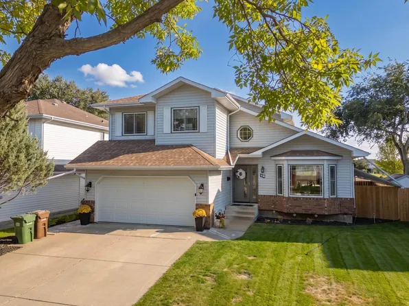 38 Deane Cres, Saint Albert, AB T8N 4Z4