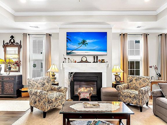 2nd image of 562 Dunswell Dr