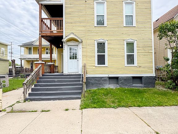 2nd image of 946 Muskegon Ave NW APT 3