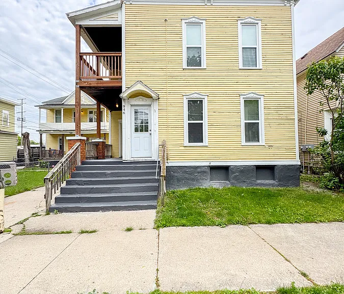 946 Muskegon Ave NW #3 — Photo 1