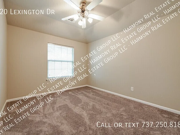 220 Lexington Dr — Photo 13