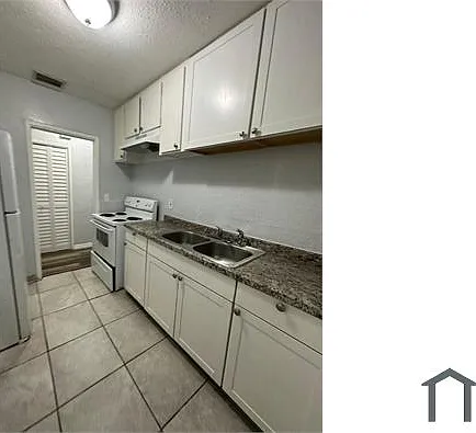 1823 E 24th St — Photo 20