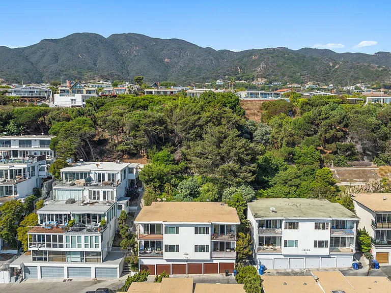 18111 Coastline Dr #1 — Photo 15