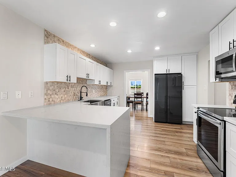 8302 E Windsor Ave — Photo 5