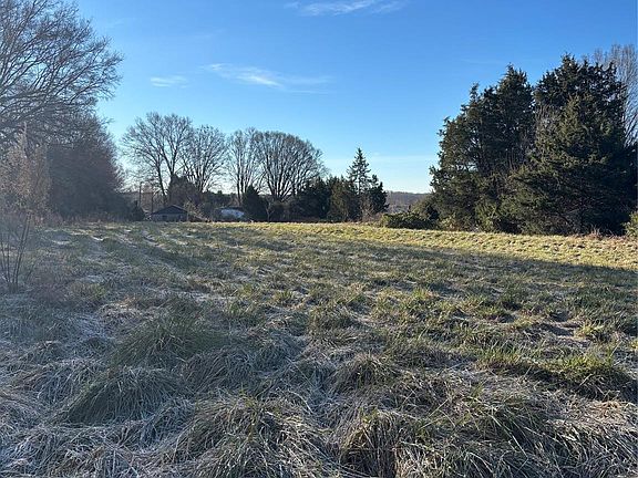 3rd image of 3014 Water Plant Rd