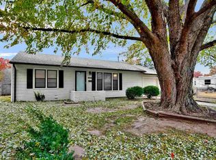 402 W Carlyle St, Wichita, KS 67217