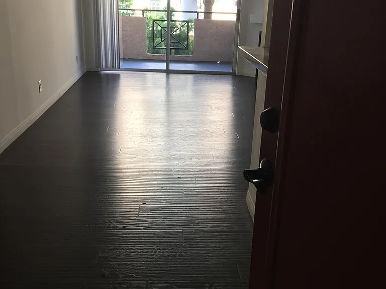 Catalina Apartments — Photo 58