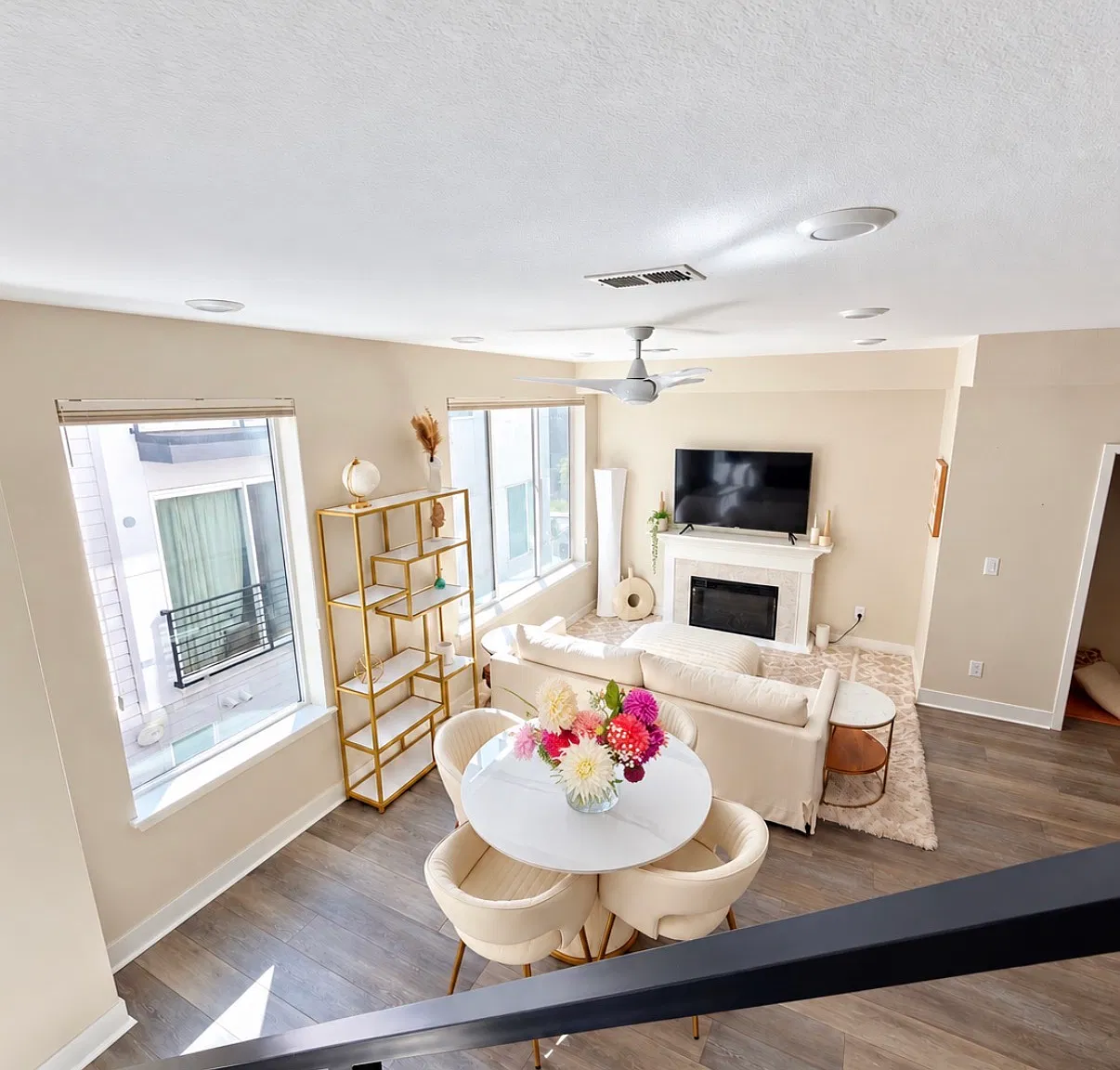 2 bed, 1341 sqft, $3,295 — Photo 3