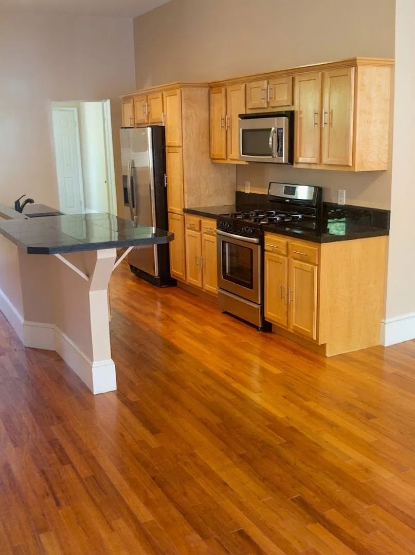 Student Housing - South Side Flats — Photo 2