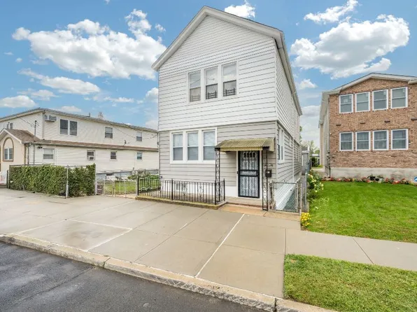 226-10 147th Avenue image 2 of 35