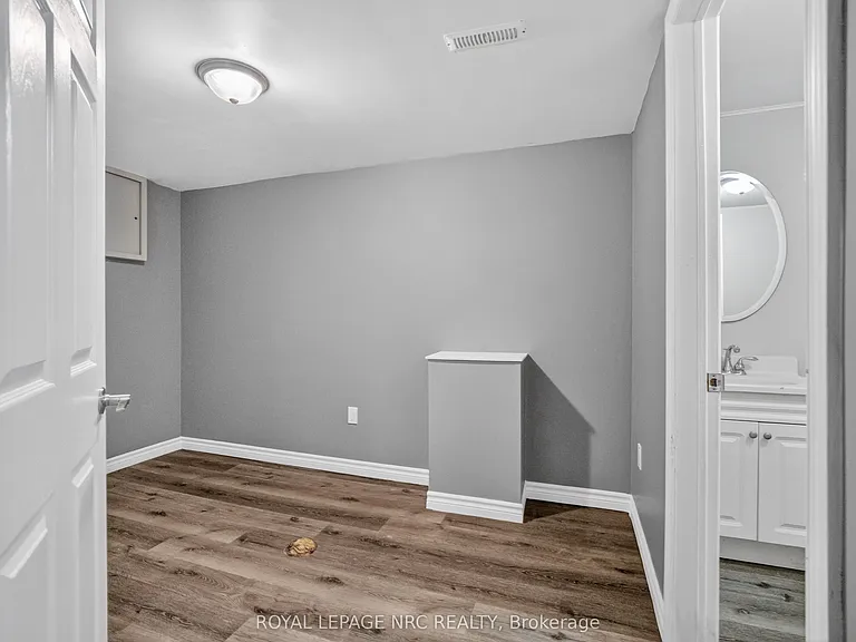 34 Preston Pl #LOWER — Photo 15