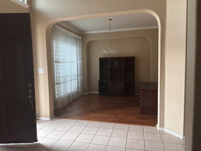 11490 La Grange Dr — Photo 4