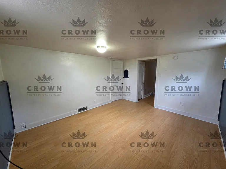 1408 E 18th St #2 — Photo 7