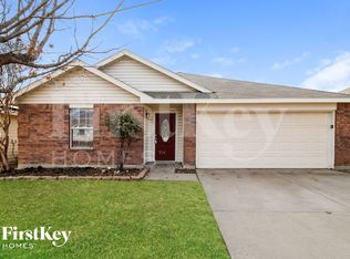 525 Rosario Ln, Haslet, TX 76052