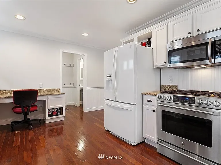 7118 Autumn Ave SE — Photo 11