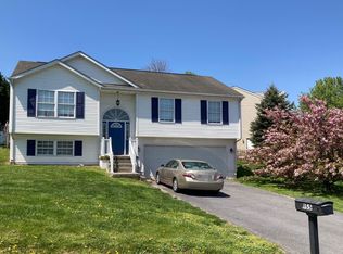 155 Mercedes Dr, Martinsburg, WV 25404