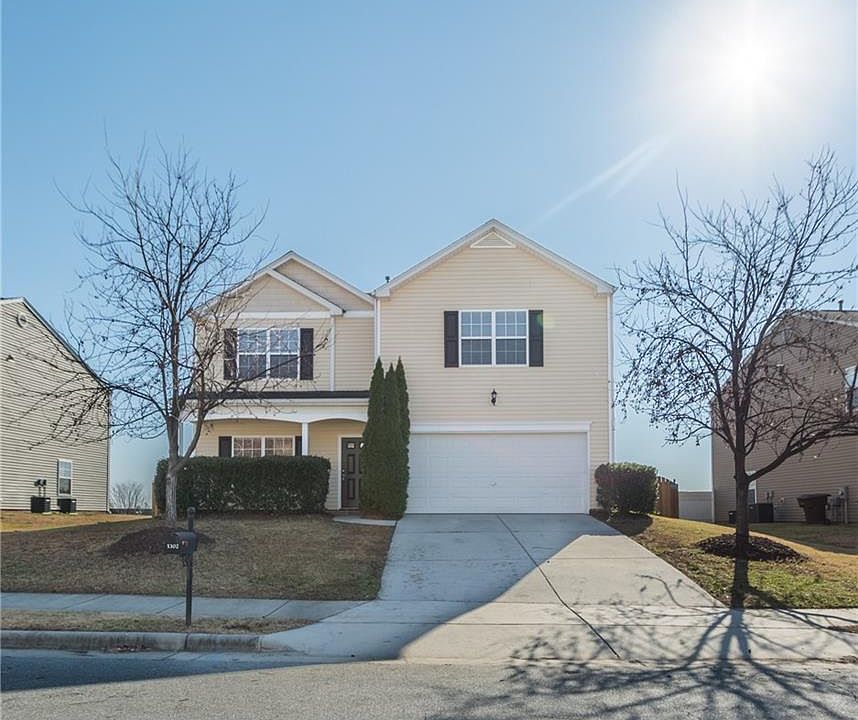 1st image of 5302 Silverbrook Dr