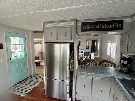 5th image of 614 Driftwood St