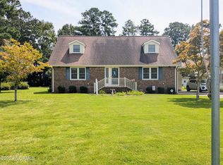 1202 Cherry Ln, New Bern, NC 28562