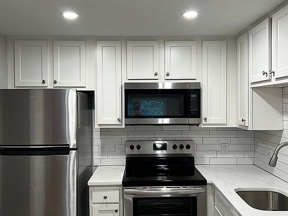 4th image of 1 Whitney Cir #17WHITNEY