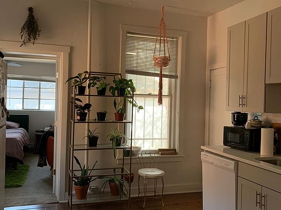 2nd image of 1260 Vine St #2
