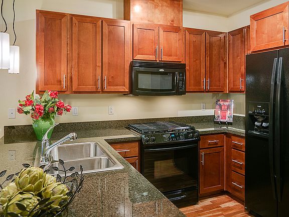 5th image of 375 Kirkland Ave APT 126