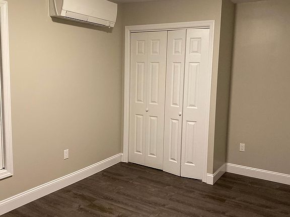 4th image of 1952 Commerce St Unit 1