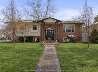 405 State St, Lasalle, ON N9J 3G1