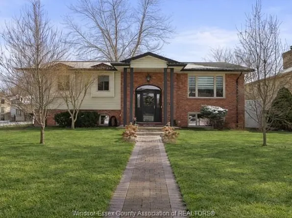 405 State St, Lasalle, ON N9J 3G1