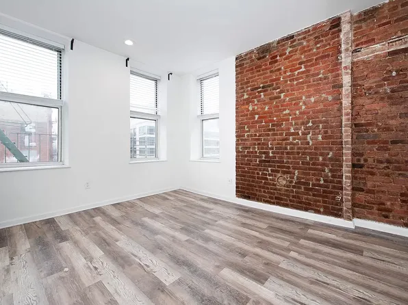 3 Clinton St #11, New York, NY 10002