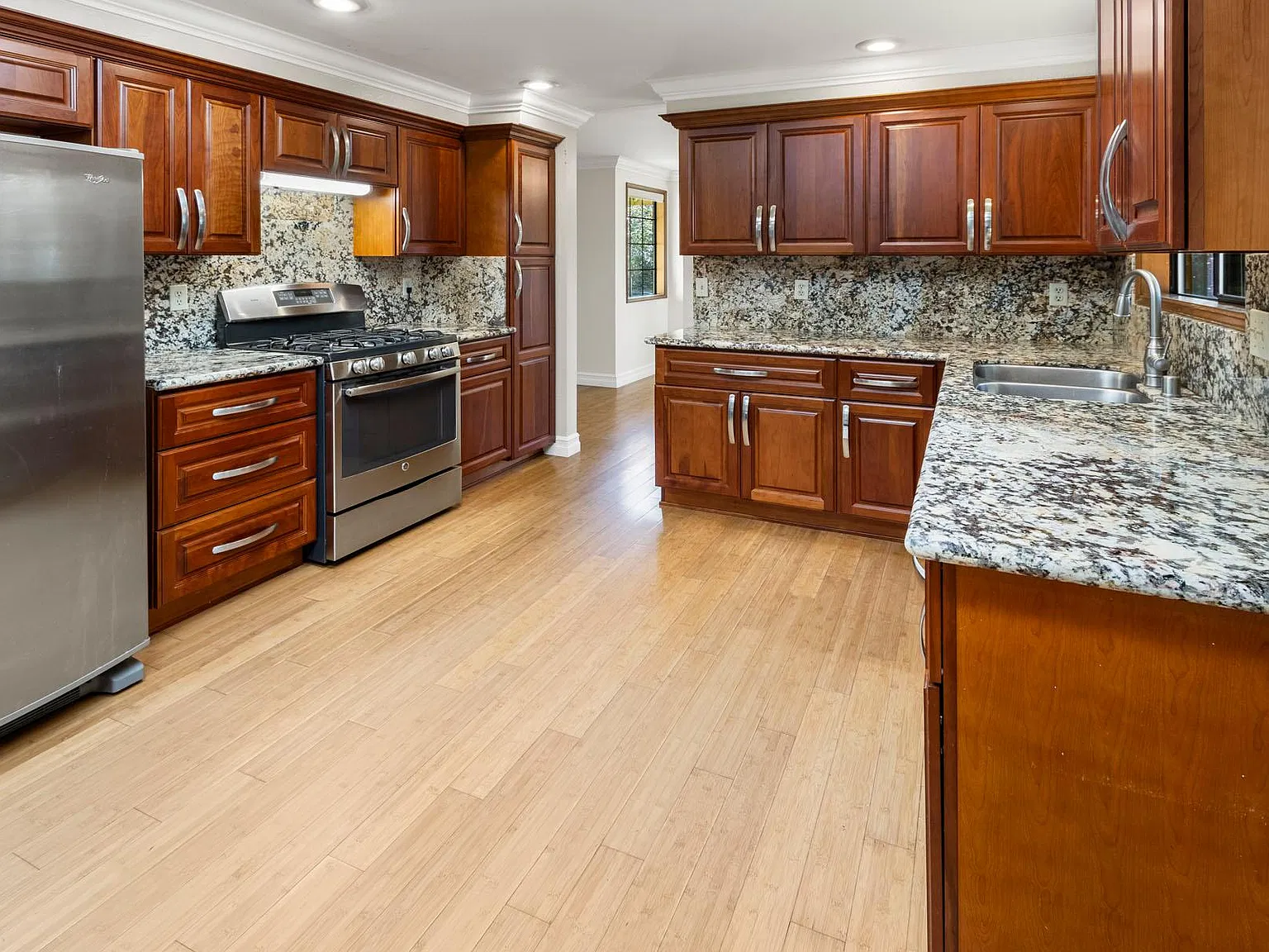 3 bed, 2.5 bath, 1896 sqft, $3,795 — Photo 1