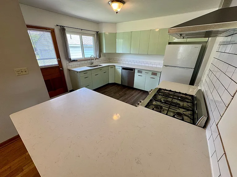 2562 Bristol Rd — Photo 9