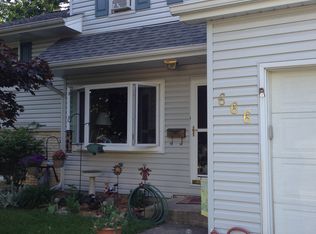 666 Adobe Ct, Carol Stream, IL 60188