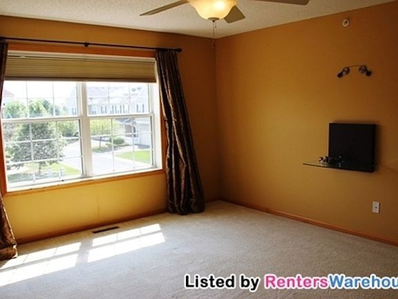 3rd image of 13730 54th Ave N APT 201
